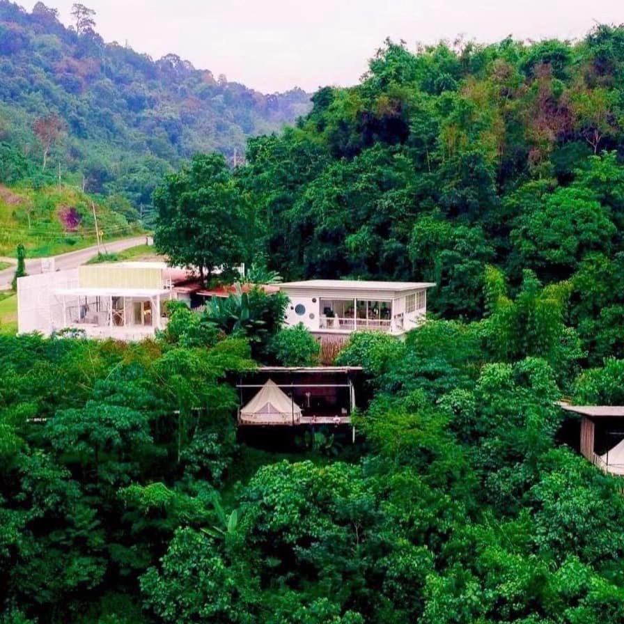 Tanoshi Glamping In Khao Sok Hotell Khao Sok National Park Eksteriør bilde