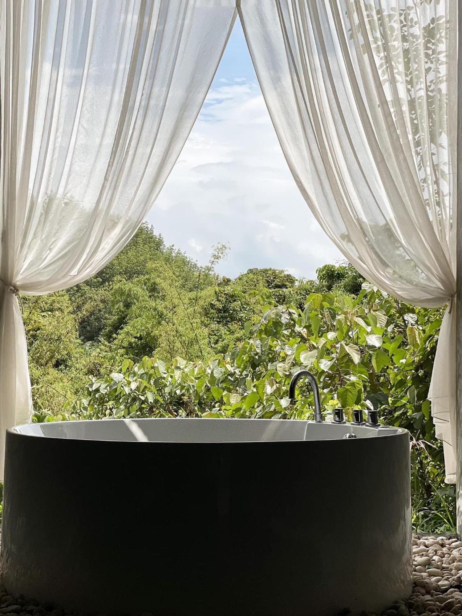 Tanoshi Glamping In Khao Sok Hotell Khao Sok National Park Eksteriør bilde